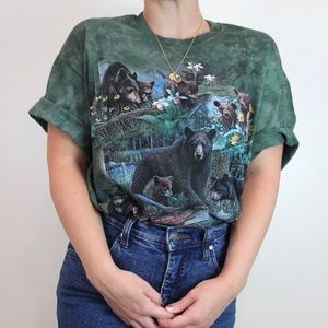 SOLD🖤Forest Green Tye-Dye Bear Tee